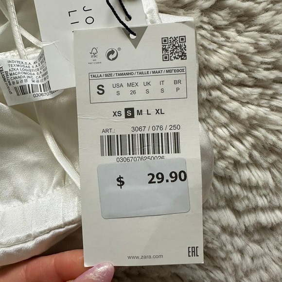 NWT Zara White Silk Crop Top With Adjustable Straps, Built in Bra, Tie back Sz S - Picture 3 of 9